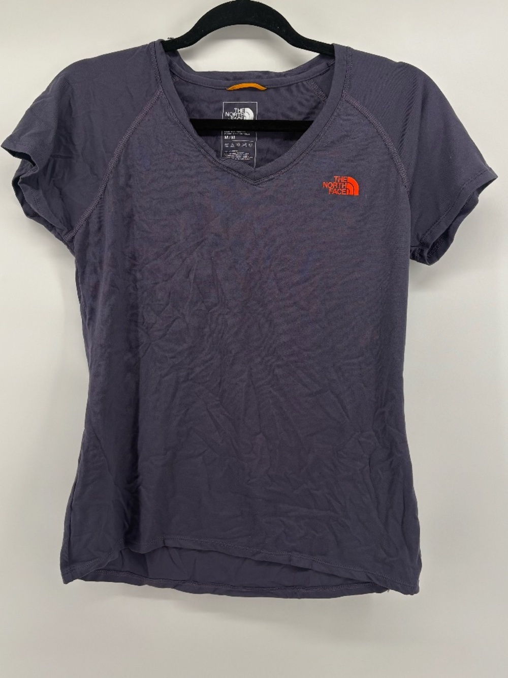 THE NORTH FACE women's fit short sleeve v neck tee orange logo on front size M